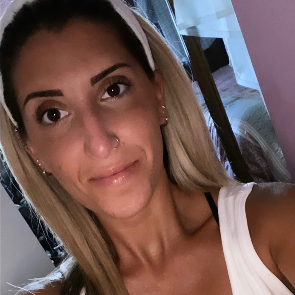 Meet your Posher, Danielle